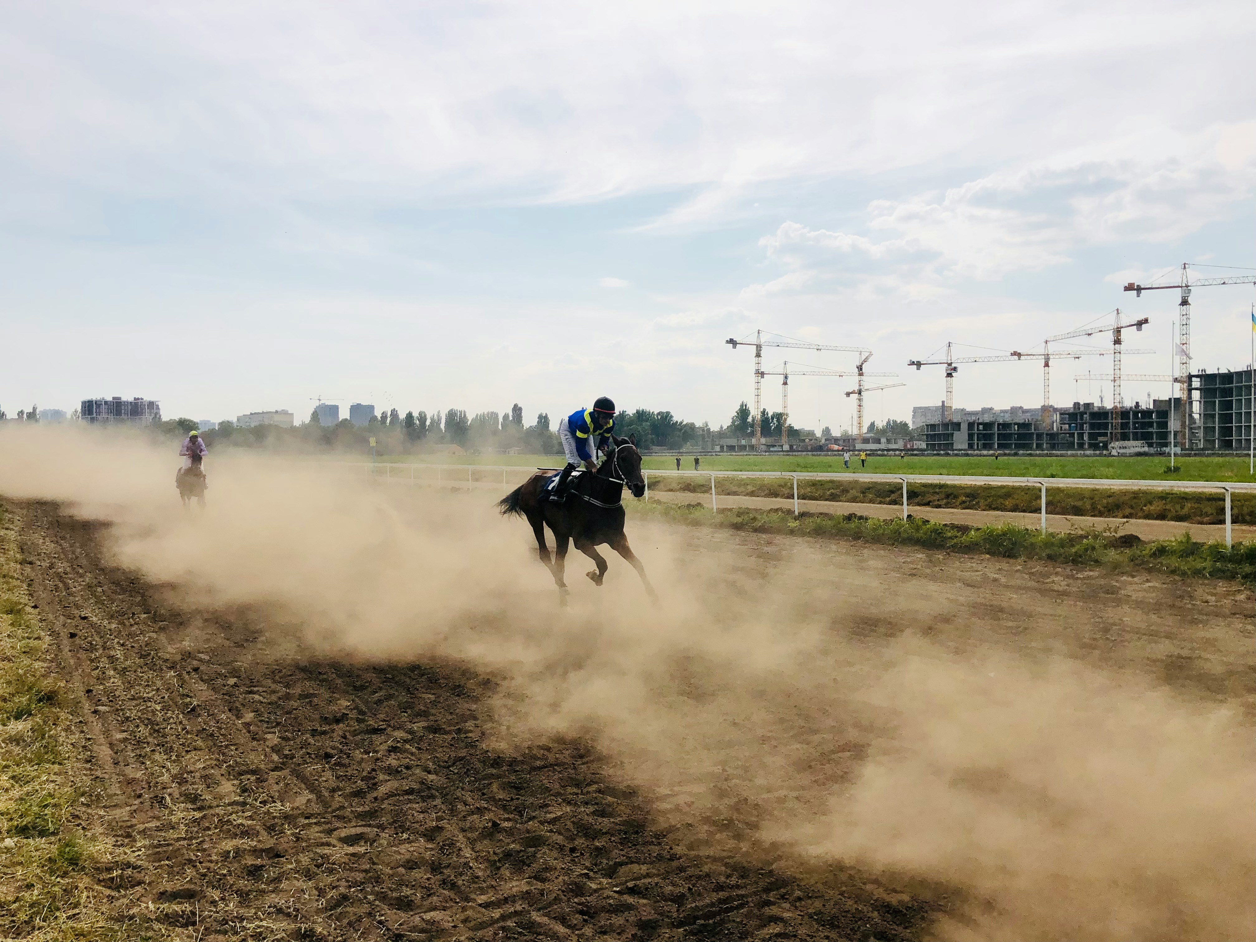 Racing in dust